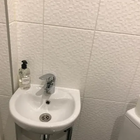 Appartamento Uus Ja Hubane Korter Kristiines Reval